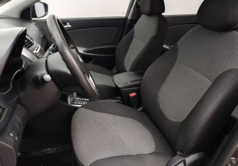 Подержанный автомобиль Hyundai Solaris Sedan 2013 года (10 фото)