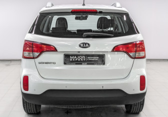 Подержанный автомобиль Kia Sorento 2014 года (6 фото)