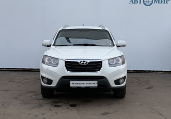 Подержанный автомобиль Hyundai Santa Fe 2010 года (2 фото)