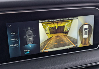 Подержанный автомобиль Hongqi HS5 2022 года (29 фото)