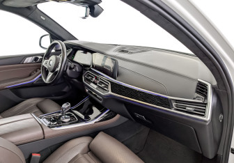 Подержанный автомобиль BMW X7 2019 года (11 фото)