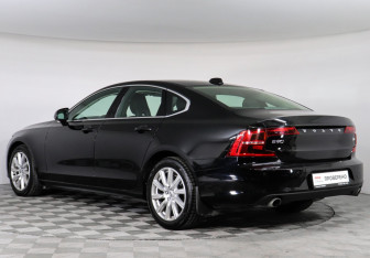 Подержанный автомобиль Volvo S90 2019 года (7 фото)