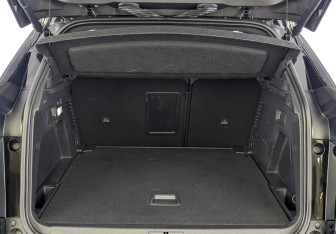 Подержанный автомобиль Peugeot 3008 2018 года (10 фото)