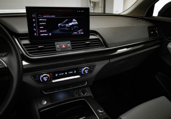 Подержанный автомобиль Audi Q5 2021 года (23 фото)