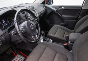 Подержанный автомобиль Volkswagen Tiguan 2012 года (10 фото)