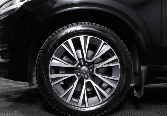 Подержанный автомобиль Volvo XC90 2021 года (25 фото)