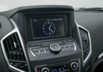 Подержанный автомобиль DongFeng AX7 2018 года (17 фото)