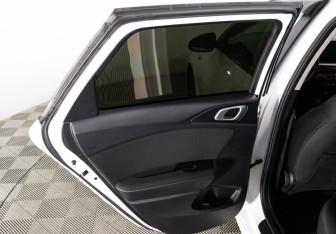 Подержанный автомобиль Kia Ceed Wagon 2020 года (22 фото)