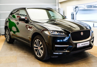 Подержанный автомобиль Jaguar F-Pace 2019 года (3 фото)