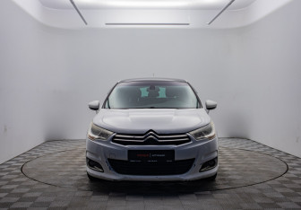 Подержанный автомобиль Citroen C4 Hatchback 2012 года (2 фото)