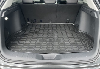 Подержанный автомобиль Changan UNI-K 2024 года (14 фото)