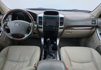 Подержанный автомобиль Toyota Land Cruiser Prado 2006 года (11 фото)