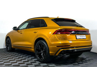 Подержанный автомобиль Audi Q8 2018 года (7 фото)