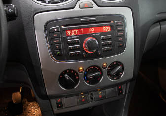 Подержанный автомобиль Ford Focus Sedan 2010 года (18 фото)