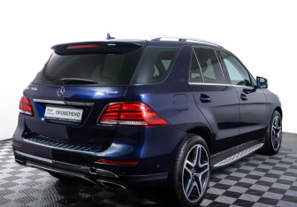 Подержанный автомобиль Mercedes-Benz GLE 2016 года (5 фото)