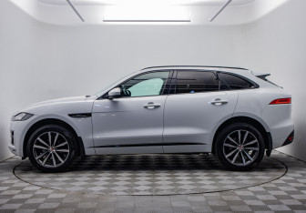 Подержанный автомобиль Jaguar F-Pace 2018 года (2 фото)