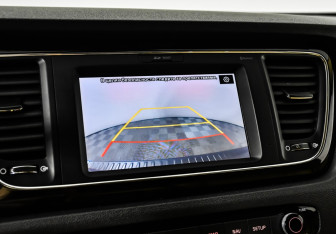 Подержанный автомобиль Kia Carnival 2018 года (15 фото)