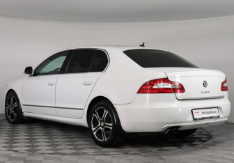 Подержанный автомобиль Skoda Superb Liftback 2010 года (4 фото)