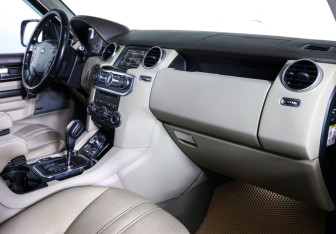 Подержанный автомобиль Land Rover Discovery 2012 года (10 фото)