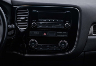 Подержанный автомобиль Mitsubishi Outlander 2013 года (13 фото)