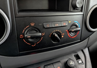 Подержанный автомобиль Peugeot Partner 2021 года (20 фото)