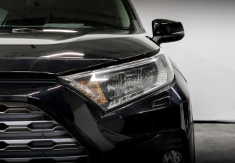 Подержанный автомобиль Toyota RAV4 2019 года (17 фото)