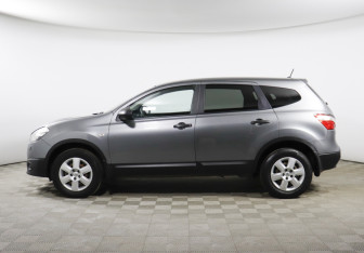 Подержанный автомобиль Nissan Qashqai+2 2011 года (8 фото)
