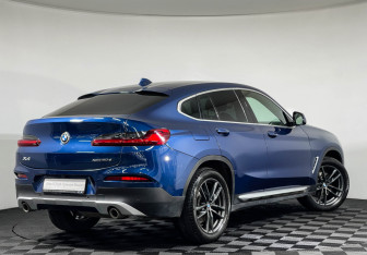 Подержанный автомобиль BMW X4 2020 года (2 фото)