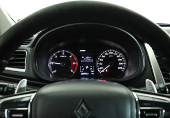 Подержанный автомобиль Mitsubishi Pajero Sport 2017 года (11 фото)