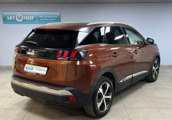 Подержанный автомобиль Peugeot 3008 2017 года (5 фото)