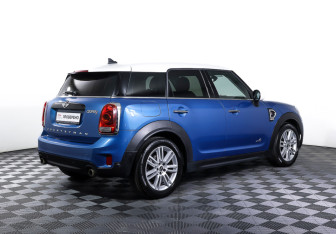 Подержанный автомобиль MINI Countryman 2017 года (5 фото)