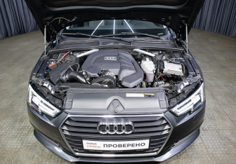 Подержанный автомобиль Audi A4 Sedan 2019 года (9 фото)