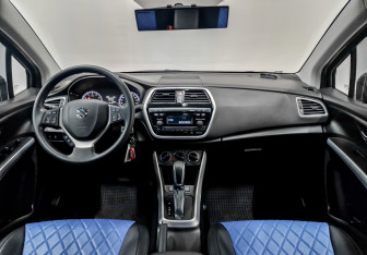 Подержанный автомобиль Suzuki SX4 Hatchback 2021 года (14 фото)