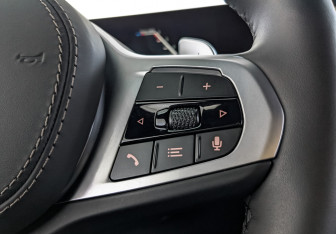 Подержанный автомобиль BMW X6 2025 года (30 фото)