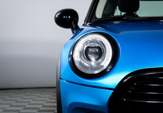 Подержанный автомобиль MINI Hatch 2014 года (18 фото)