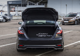 Подержанный автомобиль Toyota Camry Sedan 2024 года (27 фото)