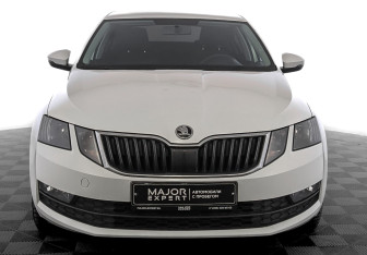Подержанный автомобиль Skoda Octavia Liftback 2018 года (2 фото)