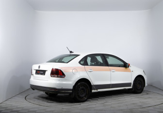 Подержанный автомобиль Volkswagen Polo Sedan 2017 года (5 фото)