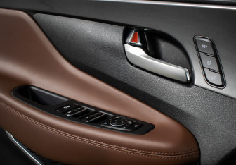 Подержанный автомобиль Hyundai Santa Fe 2021 года (17 фото)