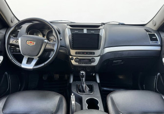 Подержанный автомобиль Geely Emgrand X7 2016 года (9 фото)