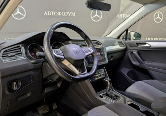 Подержанный автомобиль Volkswagen Tiguan 2021 года (11 фото)