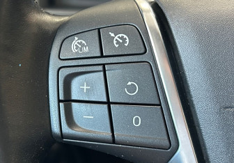 Подержанный автомобиль Volvo S60 2011 года (17 фото)