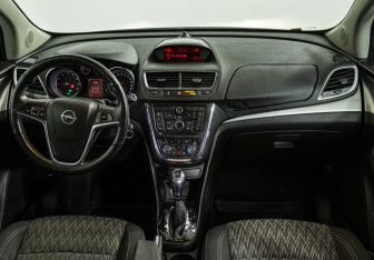Подержанный автомобиль Opel Mokka 2013 года (12 фото)