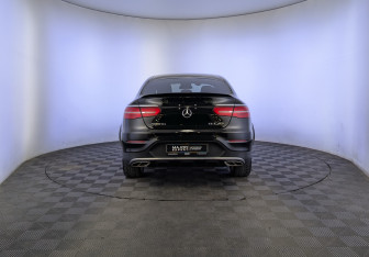 Подержанный автомобиль Mercedes-Benz GLC AMG 2017 года (6 фото)