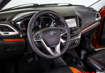 Подержанный автомобиль LADA (ВАЗ) Vesta Wagon 2019 года (18 фото)