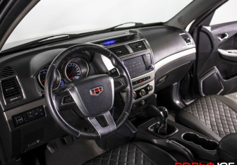 Подержанный автомобиль Geely Emgrand X7 2016 года (16 фото)