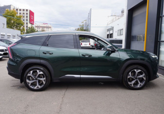 Подержанный автомобиль Geely Atlas 2024 года (4 фото)