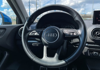 Подержанный автомобиль Audi A3 Sedan 2017 года (14 фото)