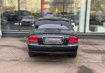 Подержанный автомобиль Hyundai Sonata 2008 года (7 фото)