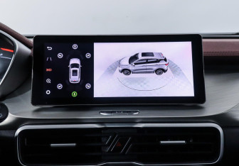 Подержанный автомобиль Geely Coolray 2021 года (16 фото)